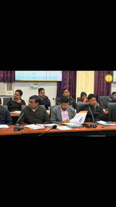 जिला पदाधिकारी,औरंगाबाद श्रीमती अभिलाषा शर्मा की अध्यक्षता में समाहरणालय, औरंगाबाद में उत्तर कोयल नहर जलाशय परियोजना की ...