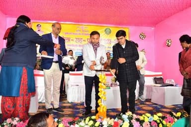 भागलपुर 20 दिसम्बर 2025, दो दिवसीय किसान मेला-सह- प्रदर्शनी कार्यक्रम-2025-26 का शुभारंभ संयुक्त कृषि भवन परिसर, तिलकामा...