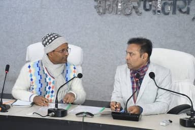 भागलपुर 20 दिसम्बर 2025, भागलपुर के समीक्षा भवन में एसी डीसी बिल को लेकर जिलाधिकारी की अध्यक्षता में सभी निकासी एवं व्यय...