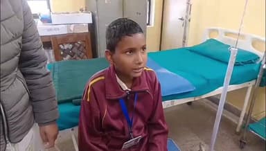 पोखरी में साहस की मिसाल: छात्र की बहादुरी से बची दोस्त की जान
#Pokhari #Chamoli #BearAttack #BraveChild #RealHero #Utta...