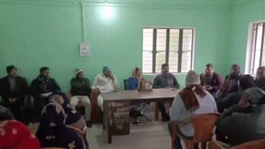 खड़गपुर: किसान भवन में उर्वरक निगरानी समिति की बैठक, कालाबाजारी पर सख्त निर्देश