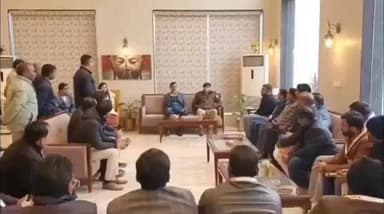 इकौना: 22 सदस्यीय एक्सपोजर विजिट टीम ने ग्राम पंचायत सरवन तारा में किया भ्रमण, डीएम और एसपी ने टीम सदस्यों से लिया विजिट फीडबैक