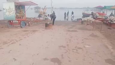 बड़वानी: शहर के राजघाट रोहिणी तीर्थ पर समिति सदस्यों और समाजसेवियों ने चलाया स्वच्छता अभियान