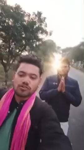 दतिया नगर: कलेक्टर की दीर्घायु के लिए युवाओं ने दतिया से रतनगढ़ माता तक की 72 किमी की पैदल यात्रा, वीडियो वायरल