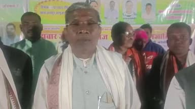 उदयपुर के रामगढ़ में प्रांतीय मझवार महासम्मेलन हुआ संपन्न,समाज के संभागीय अध्यक्ष महेत्तर राम मझवार दे रहे हैं जानकारी