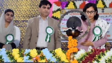 जहानाबाद,फ़रोगो उर्दू सेमिनार व मुशायरा का कार्यक्रम आयोजित डीएम अलंकृता पांडे रही मौजूद।
#BiharNews #viralposts #trandi...