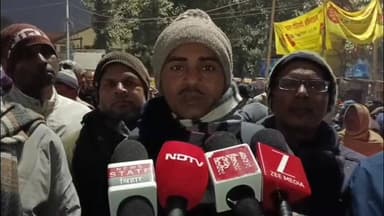 जहानाबाद ,शिक्षक संग के नेता ने 5,6 माह से बेतन नहीं, मिलने पर डीईओ डीपीओ का फूंका पुतला।
#BiharNews #viralposts #trand...