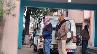 मझौलिया: एससी-एसटी एक्ट मामले में मझौलिया के पूर्व उप प्रमुख नंदकिशोर यादव गिरफ्तार, न्यायिक हिरासत में भेजे गए