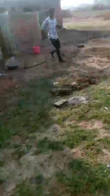 ईट भट्ठे के ठेकेदार की दबंगई आई सामने वीडियो हुआ वायरल पूरा मामला रैपुरा थाना क्षेत्र पोखरी मजरा कौबरा ग्राम पंचायत का ...