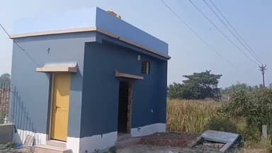 সন্দেশখালি ১: তালতলা এলাকায় শেখ শাহাজাহানের ভগ্নিপতির বিরুদ্ধে সরকারি শৌচালয় দখলের অভিযোগ