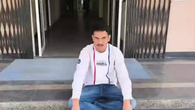 झुंझुनू: भोड़की गांव में कुल्हाड़ी से जानलेवा हमला करने वाला 10 हजार का इनामी आरोपी गिरफ्तार