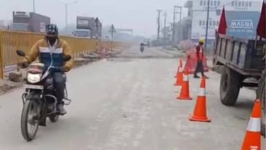 महावन: फरह क्षेत्र में एन एच आई ने सर्विस रोड कराया दुरुस्त, लोगों ने की सराहना, जल भराव की समस्या का हुआ समाधान