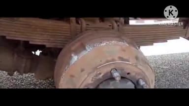 భువనగిరి: భువనగిరి పట్టణంలో ప్రవేట్ ట్రావెల్ బస్సుకు తప్పిన ప్రమాదం