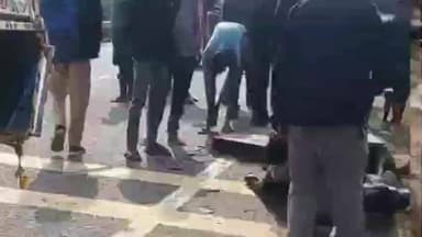 खूंटी: कारो नदी पुल पर साउंड सिस्टम से लदा पिकअप पलटा, एक घायल