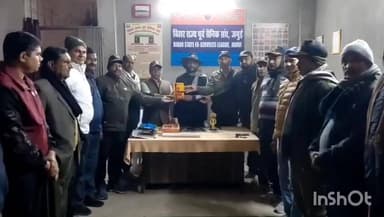 जमुई: सतगामा स्थित कार्यालय में बिहार राज्य पूर्व सैनिक संघ जमुई की मासिक बैठक आयोजित, गोल्डन जुबली वर्ष पर हुई विशेष चर्चा