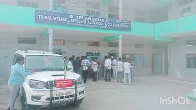 నర్సంపేట: నర్సంపేట లోని టీఎస్ డబ్ల్యూ ఆర్ జె సి కళాశాల పాఠశాలను పరిశీలించిన జిల్లా కలెక్టర్