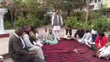 दतिया नगर: मनरेगा का नाम बीवी जी राम जी करने के विरोध में कांग्रेस ने किला चौक गांधी पार्क पर किया प्रदर्शन