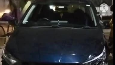 आदित्यपुर गम्हरिया: आदित्यपुर में दो कारों की भीषण भिड़ंत, स्थानीय लोगों ने चालक को पकड़ा