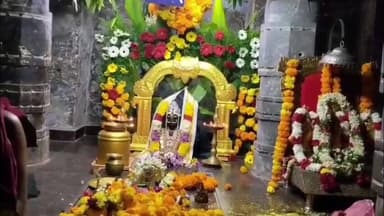 ధర్మపురి: మల్లన్నపేట గ్రామంలో మల్లికార్జున స్వామి ఆలయంలో మాజీ మంత్రి జీవన్ రెడ్డి ప్రత్యేక పూజలు