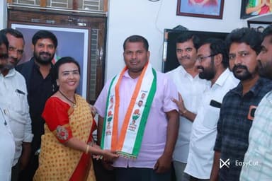 పాలకుర్తి: పాలకుర్తిలో BRSకు ఎదురుదెబ్బ మాజీ మంత్రి దయాకర్ రావు అనుచరుడు టీపిసిసి వైస్ ప్రెసిడెంట్ సమక్షంలో కాంగ్రెస్లో చేరిక