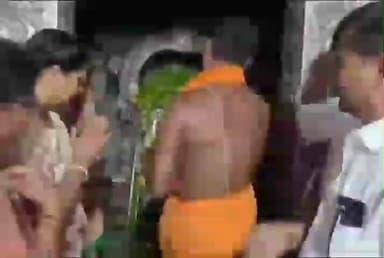 గద్వాల్: బీచుపల్లి ఆంజనేయ స్వామి వారిని దర్శించుకున్న కల్వకుంట్ల కవిత