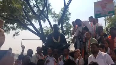 సంగారెడ్డి: జాతీయ ఉపాధి హామీ పథకానికి మహాత్మా గాంధీ పేరు తొలగించడన్ని నిరసిస్తూ సంగారెడ్డిలో కాంగ్రెస్ పార్టీ ఆధ్వర్యంలో నిరసన