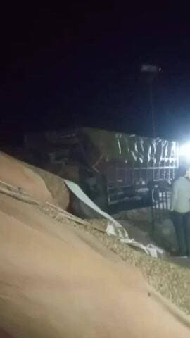 श्रीडूंगरगढ़: सेरूणा बस स्टैंड के पास मूंगफली से भरे ट्रैक्टर से टकराया ट्रक, बड़ा हादसा टला