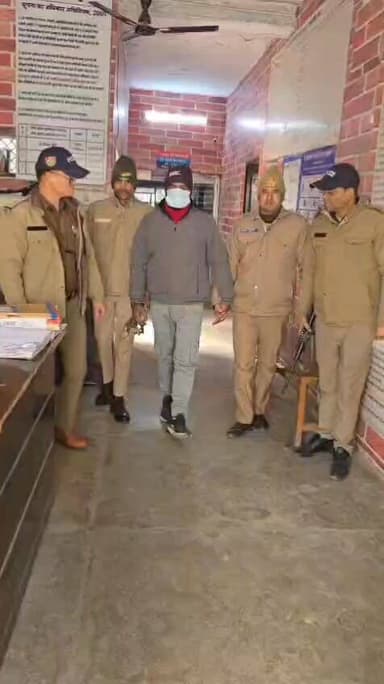 गदरपुर पुलिस ने 10 हजार के इनामी करनैल सिंह उर्फ पिंटू को किया गिरफ्तार