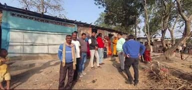 कोचाधामन: दिघीटोला में उप स्वास्थ्य केंद्र के निर्माण को लेकर मुखिया ने किया स्थलीय निरीक्षण