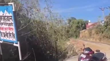 बंगाणा: सुकड़ियाल गांव के समीप सड़क का किनारा धंसा, हादसे की आशंका बढ़ी