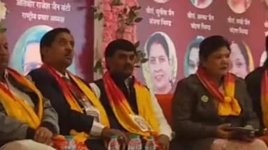 भिंड नगर: सायबर फ्रॉड से बचाव के लिए पुलिस अधीक्षक ने बद्रीप्रसाद की बगिया में दिया जागरूकता संदेश