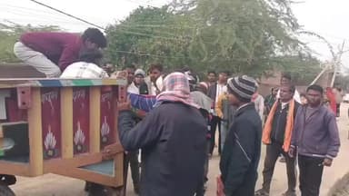 भांडेर: टीवी टावर मोहल्ले में रिश्तेदार के घर महिला ने फांसी लगाकर की आत्महत्या, फंदे पर लटका मिला शव