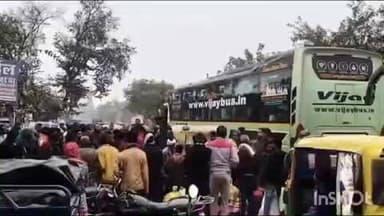 सलोन: सूची कस्बे में प्राइवेट बस में सवारी बैठाने को लेकर हुआ बवाल, दर्जनों यात्रियों ने किया जमकर विरोध प्रदर्शन