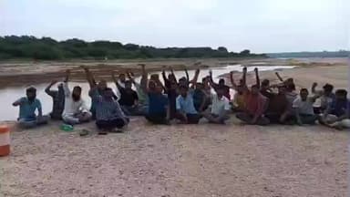 સંખેડા: દમોલીમાં રેતી માફિયાઓ સક્રિય બનતા ગ્રામજનોએ કરી જનતા રેડ કરી,ગ્રામજનોમાં રોષ જોવા મળ્યું, આપી માહિતી