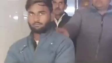 कायमगंज: कायमगंज कोतवाली पुलिस ने एक अभियुक्त को अवैध शस्त्र और दूसरे अभियुक्त को गुंडा एक्ट के मामले में किया गिरफ्तार