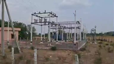 ముధోల్: జిల్లా కేంద్రంలోని పలు కాలనీల్లో విద్యుత్తు లైన్ లో మరమ్మత్తుల నేపథ్యంలో సోమవారం విద్యుత్ అంతరాయం: ఏడిఈ శ్రీనివాస్ రావు