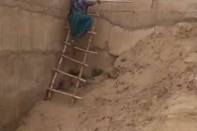 सूरजगढ़: सूरजगढ़ा प्रखंड के हुसैना गांव में 10 साल बाद भी आरसीसी पुल का निर्माण अधूरा