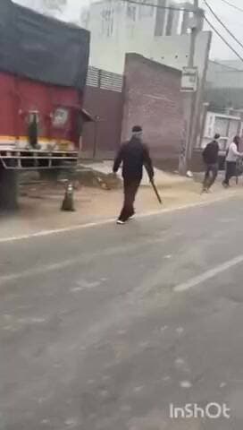 नकुड: मोहल्ला कुरैशी यान निवासी तारिक ने कई लोगों पर उसके प्लाट पर कब्जे के प्रयास का लगाया आरोप