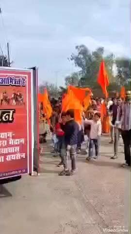 बेगमगंज: सकल हिन्दू समाज द्वारा नगर में भव्य ध्वज यात्रा निकाली गई