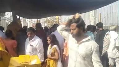 ములుగు: మేడారం వన దేవతల సన్నిధిలో భక్తుల సందడి