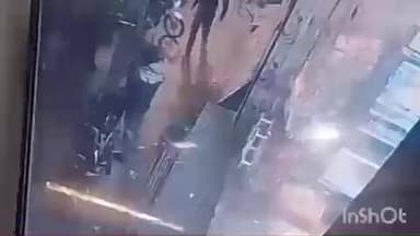 सिकंदराराऊ: मोहल्ला मटकोटा में दबंगों ने युवक से की मारपीट, घटना सीसीटीवी में कैद, परिजनों ने पुलिस को दी तहरीर