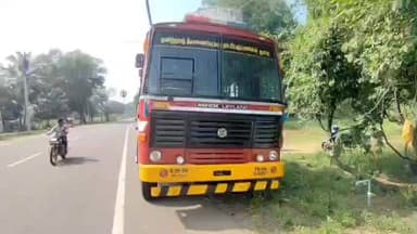 சிங்கம்புனரி: சிங்கம்புணரி அருகே கோழியை விழுங்கி புதருக்குள் சிக்கிய 10 அடி மலைப்பாம்பு – தீயணைப்பு துறையினர் பத்திரமாக மீட்பு