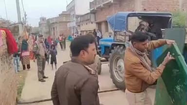 चानन: लाखोचक गांव में बन्नू बगीचा थाना पुलिस ने हत्या मामले में फरार 2 अभियुक्तों के घर की कुर्की जब्ती की