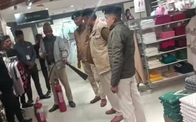 बिथान: रोसड़ा बाजार में अग्निशमन विभाग का मॉक ड्रिल, आग से बचाव के लिए किया जागरूक