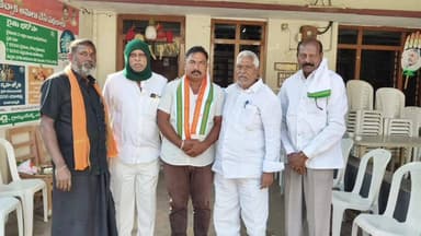 రాయికల్: ధర్మాజీపేట్ సర్పంచ్ గంగారెడ్డి కాంగ్రెస్ పార్టీలో చేరగా కండువా కప్పి పార్టీలోకి ఆహ్వానించిన మాజీ మంత్రి జీవన్ రెడ్డి