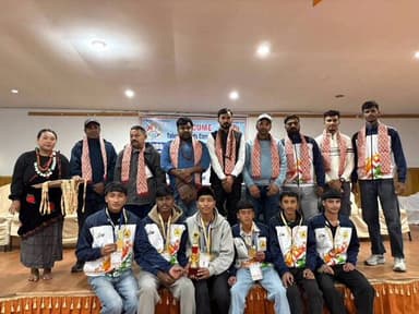 चिड़गांव: नेपाल में आयोजित 8वीं ओपन इंटरनेशनल स्कूल स्पोर्ट्स चैंपियनशिप में छौहारा क्षेत्र के खिलाड़ियों ने बढ़ाया क्षेत्र का मान