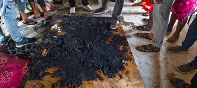 कर्माटांड /विद्यासागर: करमाटांड़ गांव में बिजली के शॉर्ट सर्किट से घर में आग, घरेलू सामान जलकर नष्ट