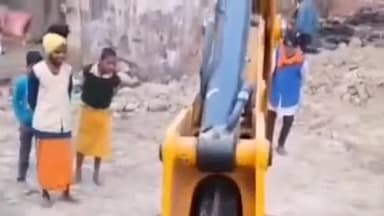 गोंडा: 80 घंटे बाद भी दो आरोपी फरार, 78 प्राचीन चांदी के सिक्के अब तक लापता