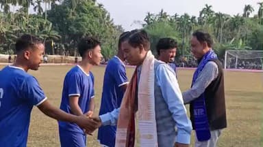 বকো: বকোত ফুটবল খেল প্ৰতিযোগিতাৰ উদ্বোধনী কৰে মেয়ৰ মৃগেন শৰণীয়াই