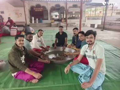 बागीदौरा: पूर्वाषाढ़ा नक्षत्र में ब्रह्म भोग का दुर्लभ आयोजन, छींछ ब्रह्माजी मंदिर में 100 किलो मोदकों से हुई महाआराधना